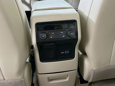 Used 2021 GMC Acadia Denali w/ Denali Technology Package FWD image 27