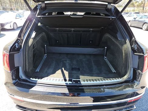 Used 2017 Bentley Bentayga W12 AWD image 3