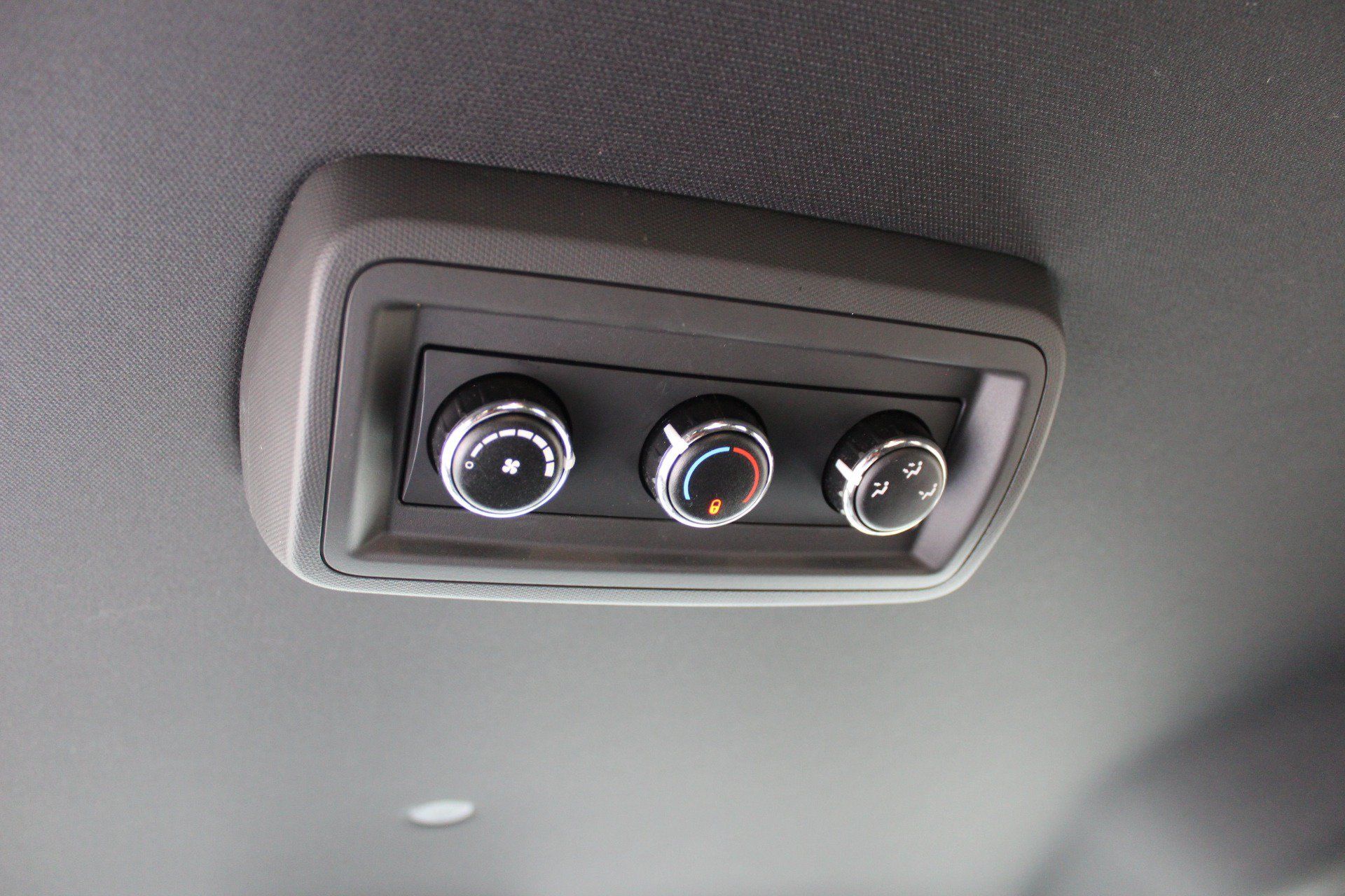 Used 2017 Dodge Grand Caravan SE FWD image 30