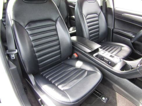 Used 2020 Ford Fusion SEL image 8