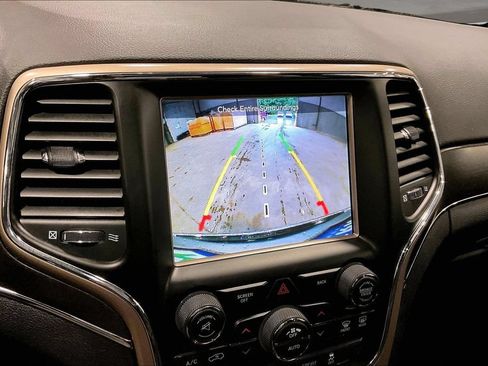 Used 2017 Jeep Grand Cherokee Limited AWD/4WD image 14