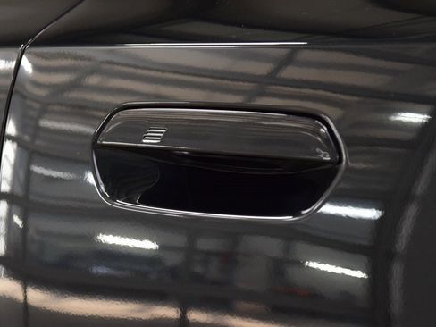 Used 2025 BMW M2 Base w/ Lighting Package image 18