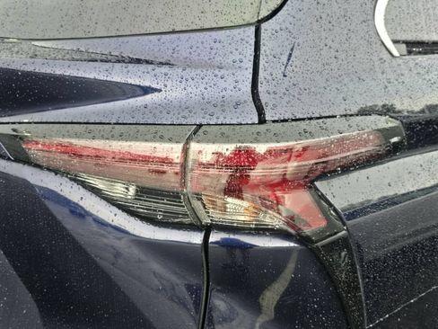 Used 2024 Toyota Sienna XLE FWD image 11