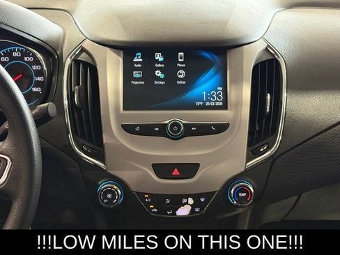 Used 2017 Chevrolet Cruze LS image 17