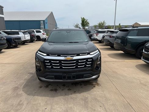 Used 2025 Chevrolet Equinox LT w/ Convenience Package II AWD/4WD image 5