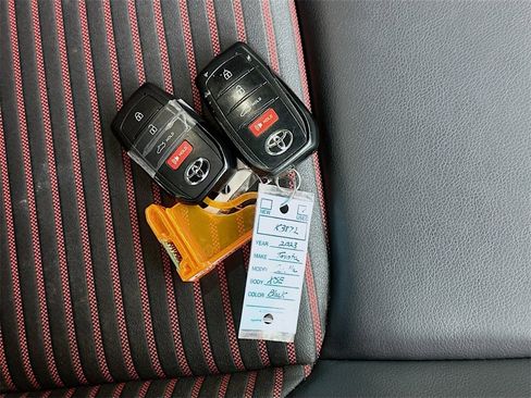 Used 2023 Toyota Corolla XSE image 33