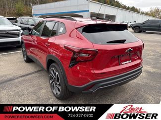 New 2026 Chevrolet Trax RS w/ Sunroof Package FWD video 3