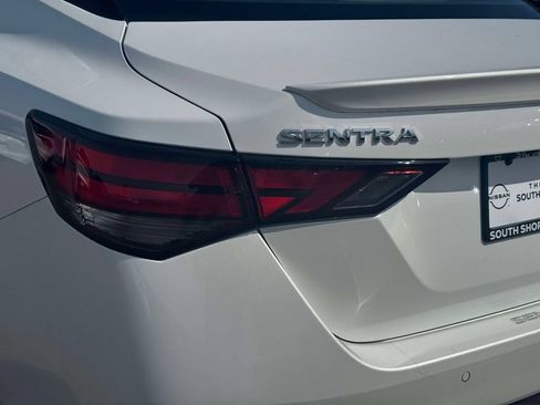 Used 2025 Nissan Sentra SR FWD image 10
