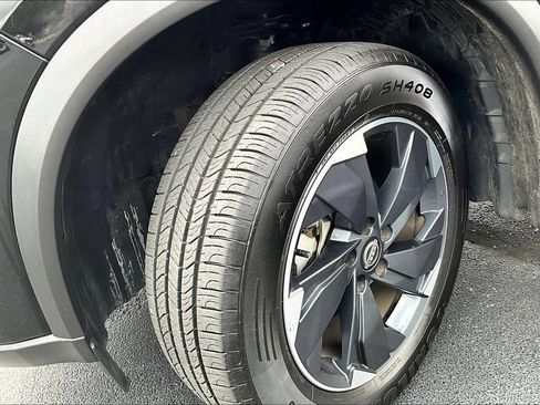 Used 2025 Nissan Rogue SV AWD/4WD image 36