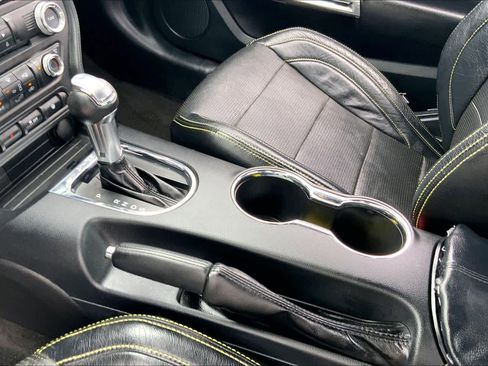 Used 2017 Ford Mustang Coupe RWD image 14