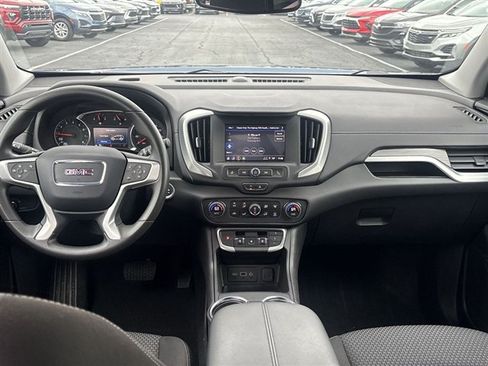Used 2024 GMC Terrain SLE w/ Driver Convenience Package FWD image 19