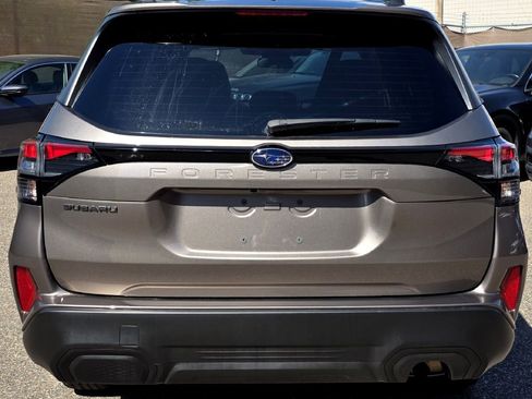 Used 2025 Subaru Forester Premium AWD/4WD image 6