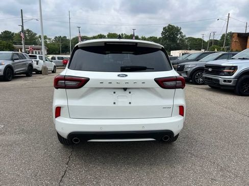 Certified 2023 Ford Escape ST-Line w/ Tech Pack #1 AWD/4WD image 5