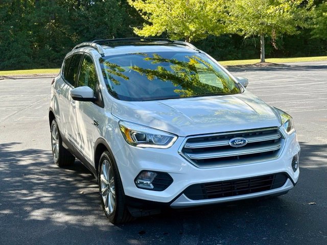 Used 2017 Ford Escape Titanium FWD image 11