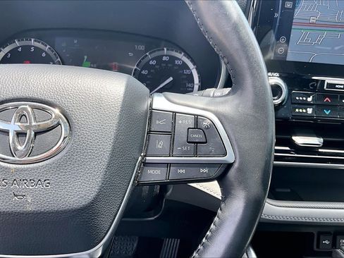 Used 2021 Toyota Highlander Platinum AWD/4WD image 24