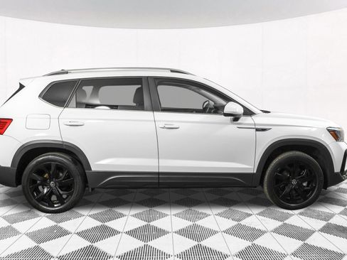 Used 2023 Volkswagen Taos SE w/ Black Wheel Package AWD/4WD image 13