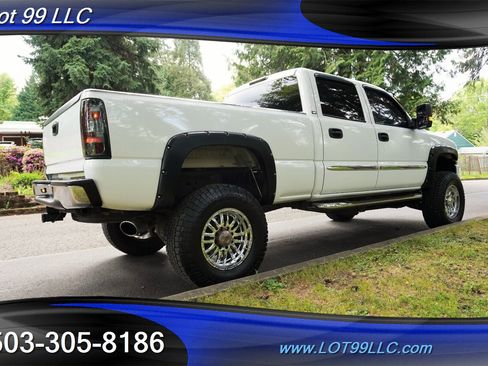 Used 2005 GMC Sierra 2500 SLT w/ Heavy-Duty Power Package AWD/4WD image 9