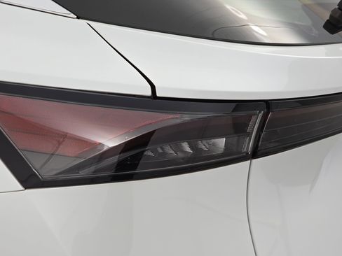 Certified 2023 Nissan Ariya FWD image 35