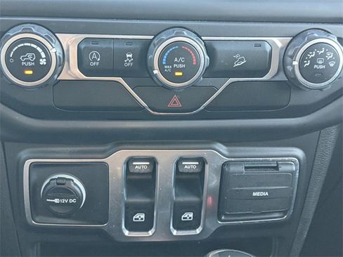 Certified 2018 Jeep Wrangler Sport image 14