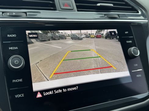 Used 2020 Volkswagen Tiguan SE R-Line FWD image 25