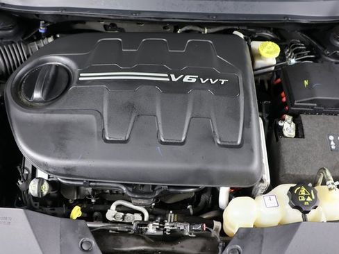 Used 2019 Jeep Cherokee Limited image 21