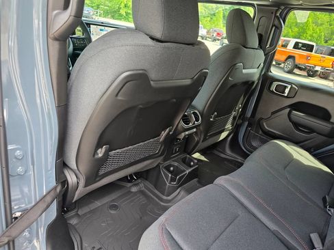 New 2026 Jeep Wrangler Unlimited Rubicon AWD/4WD image 21