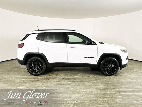 New 2026 Jeep Compass Latitude image 8