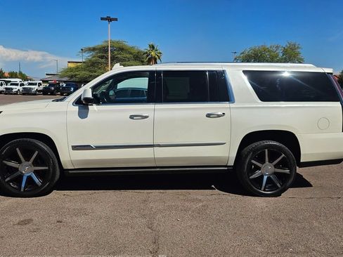 Used 2015 Cadillac Escalade ESV Premium AWD/4WD image 7