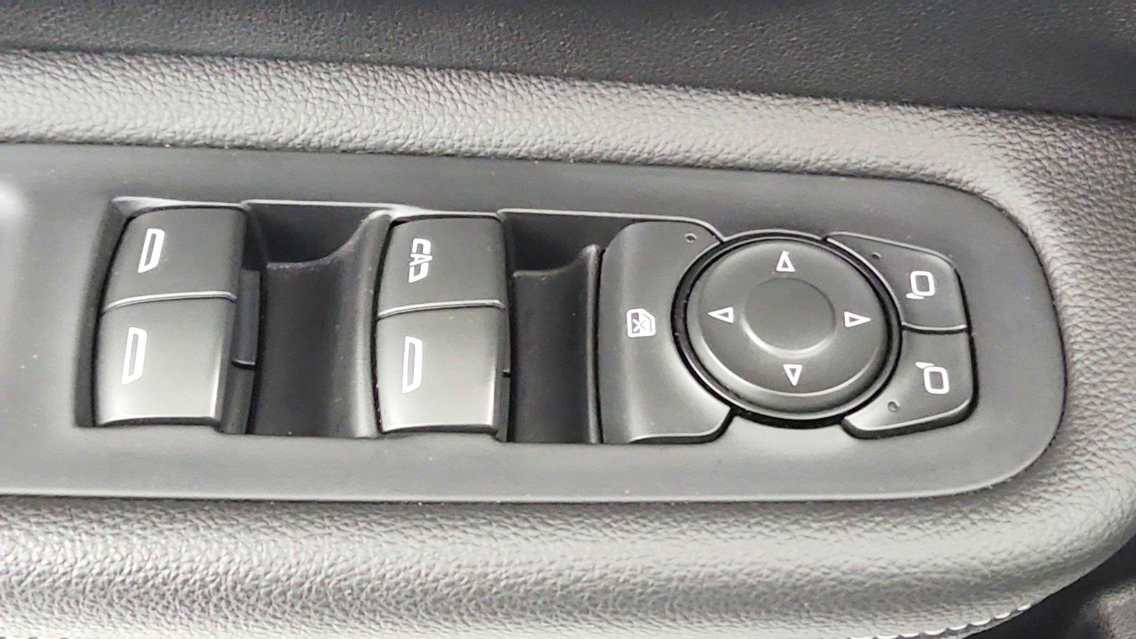 Used 2022 GMC Terrain SLT AWD/4WD image 18