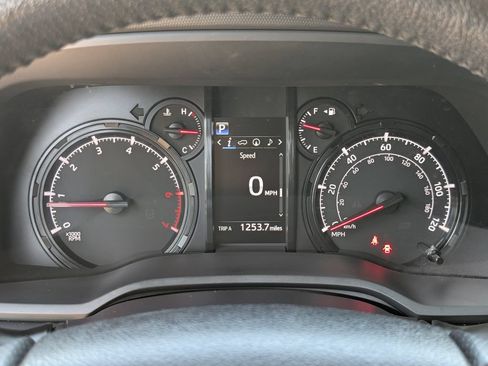Used 2023 Toyota 4Runner 40th Anniversary SE AWD/4WD image 26