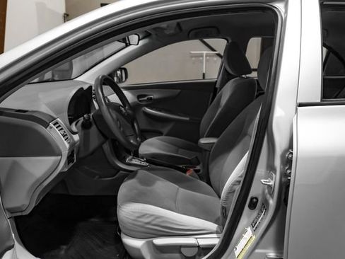 Used 2010 Toyota Corolla LE FWD image 4