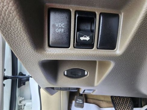 Used 2009 INFINITI G37 x Sedan w/ Premium Pkg AWD/4WD image 19