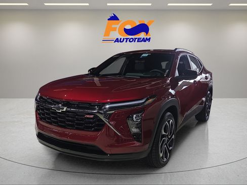 Used 2025 Chevrolet Trax RS w/ Sunroof Package FWD image 1
