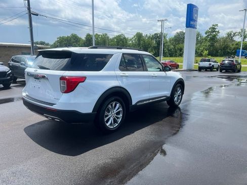 Used 2021 Ford Explorer XLT w/ Equipment Group 202A AWD/4WD image 4