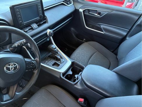 Used 2021 Toyota RAV4 XLE AWD/4WD image 20