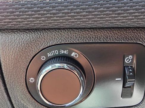 Used 2017 Chevrolet Cruze LT w/ Convenience Package FWD image 37