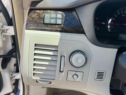 Used 2009 Cadillac DTS w/ Trunk Convenience Package image 45