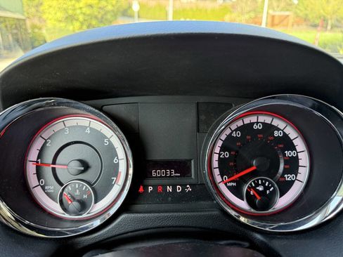 Used 2019 Dodge Grand Caravan SE w/ UConnect Hands-Free Group image 16