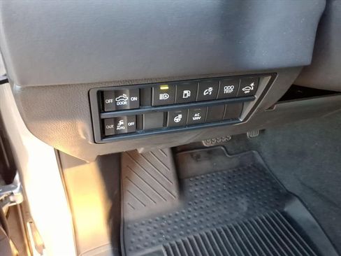 Used 2023 Toyota Tundra Platinum image 28