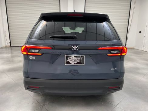 Used 2025 Toyota Grand Highlander FWD image 8