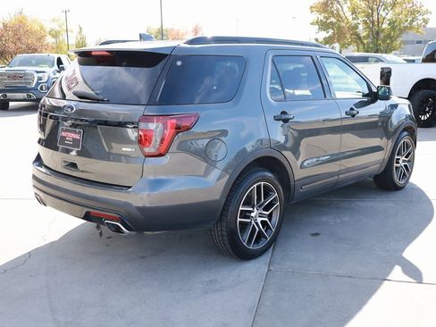 Used 2017 Ford Explorer Sport image 6