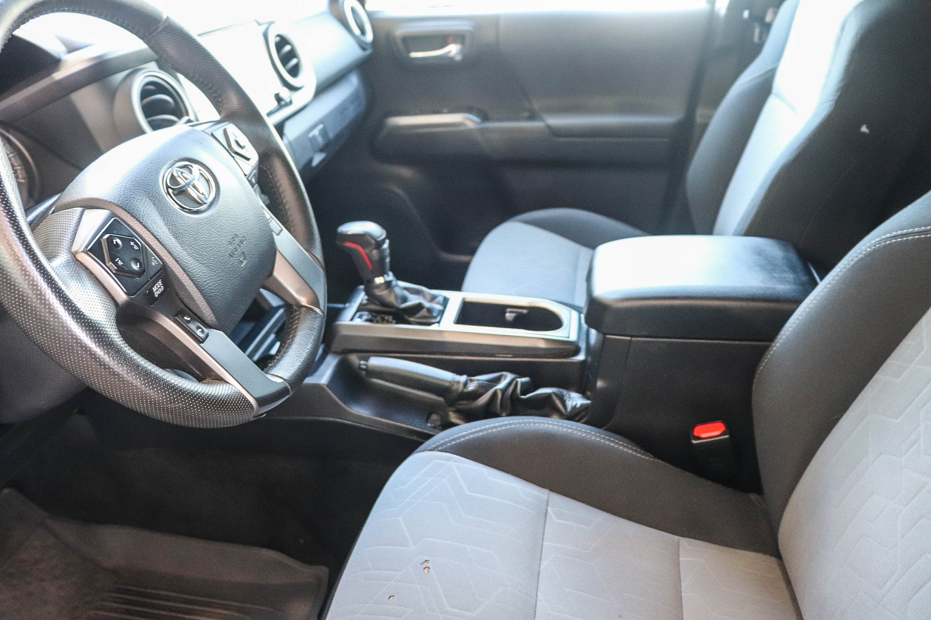 Used 2020 Toyota Tacoma TRD Off-Road w/ Technology Package AWD/4WD image 22