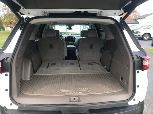 Used 2020 Chevrolet Traverse LT w/ LT Premium Package image 39