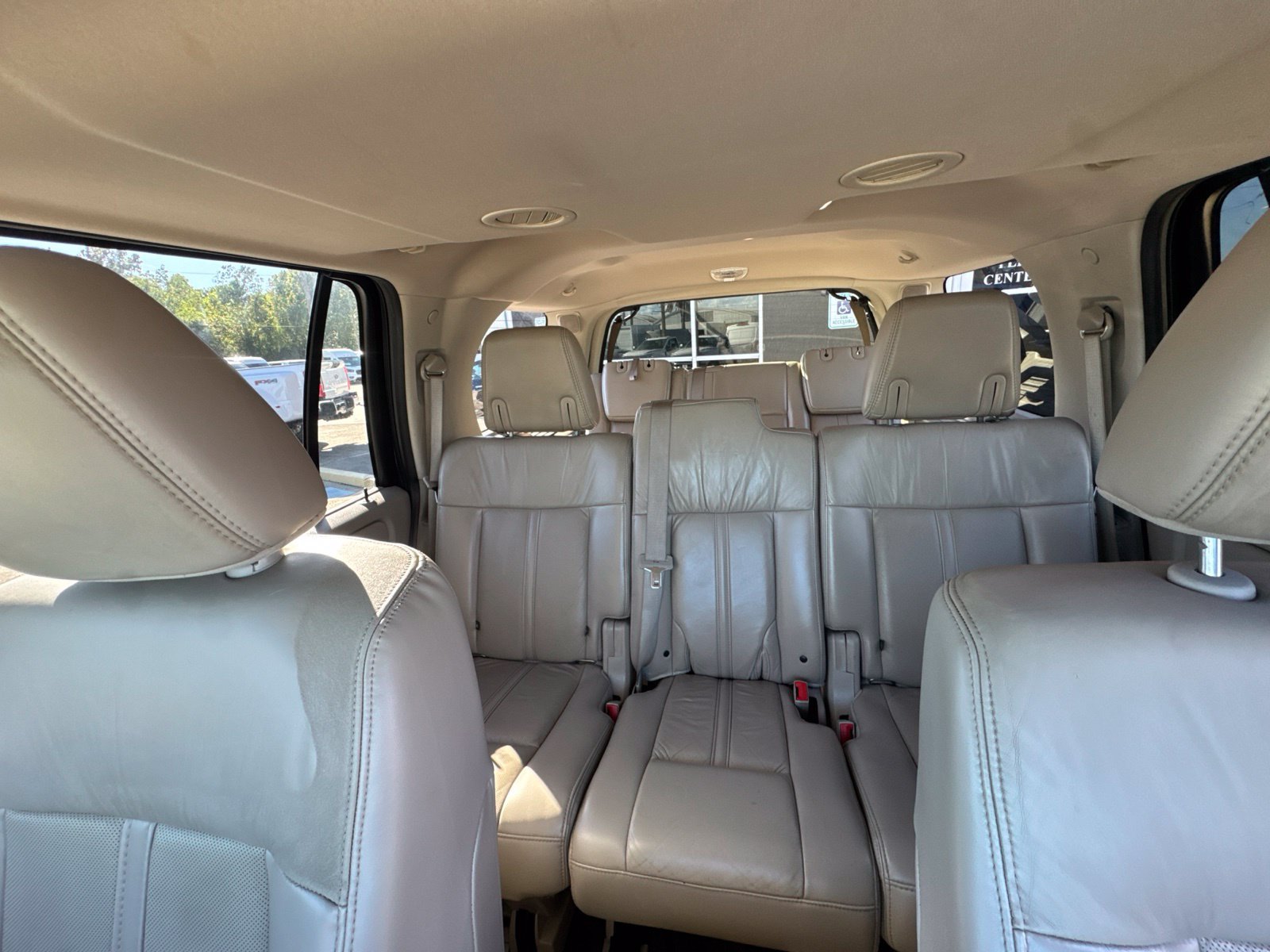 Used 2017 Lincoln Navigator Select RWD image 15