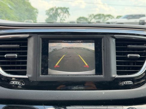 Used 2020 Chrysler Voyager Lxi w/ Cold Weather Group FWD image 22