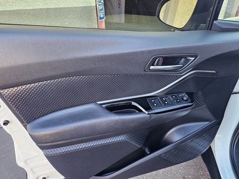 Used 2019 Toyota C-HR XLE image 11