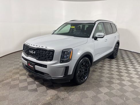 Used 2022 Kia Telluride SX w/ Nightfall Edition Package image 3