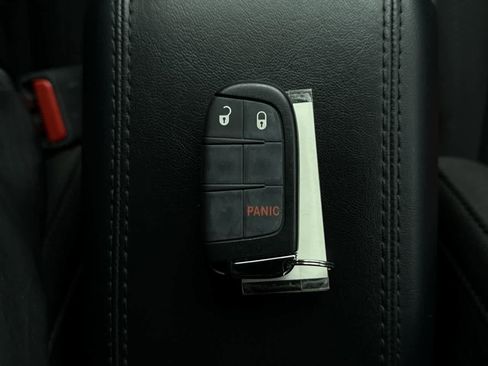 Used 2025 Jeep Compass Sport image 23