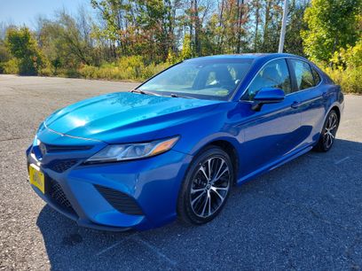 Used 2018 Toyota Camry SE w/ Moonroof Package