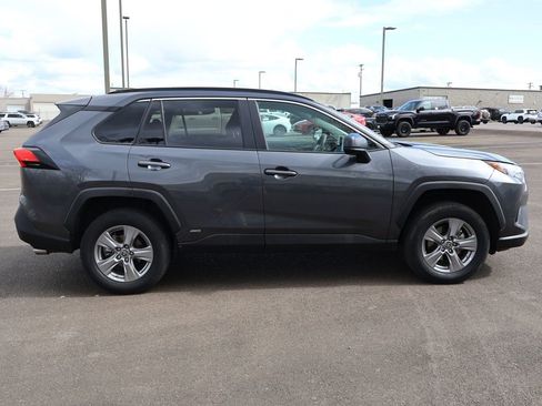 Used 2023 Toyota RAV4 LE AWD/4WD image 7